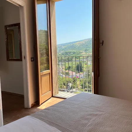 La Rupe Apartment *