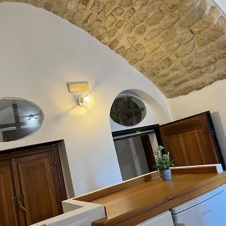 La Rupe Apartment *